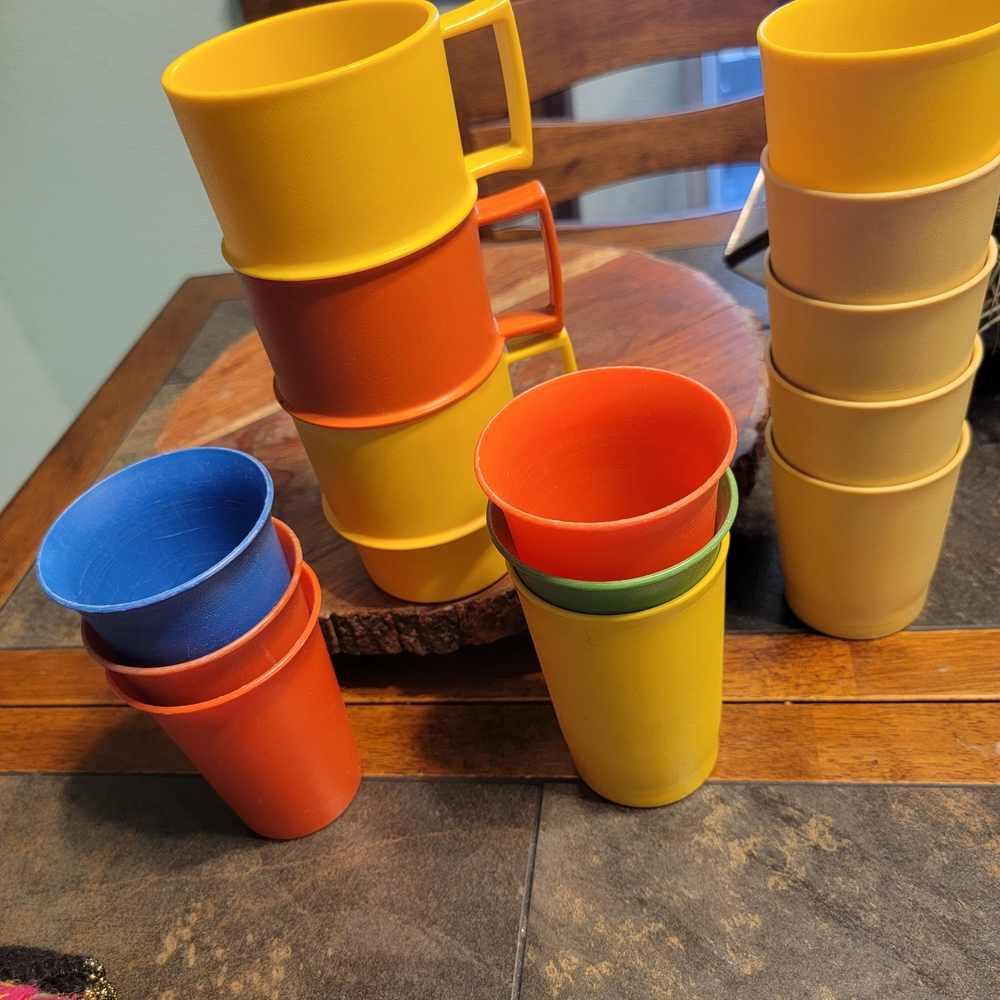 Vtg Tupperware Tumbler And Mug Lot Of 14 USA‎ Made